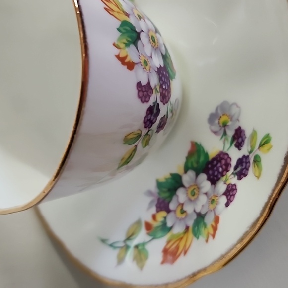 Vintage Jason Teacup Set Flowers and Berries Design - Picture 7 of 8